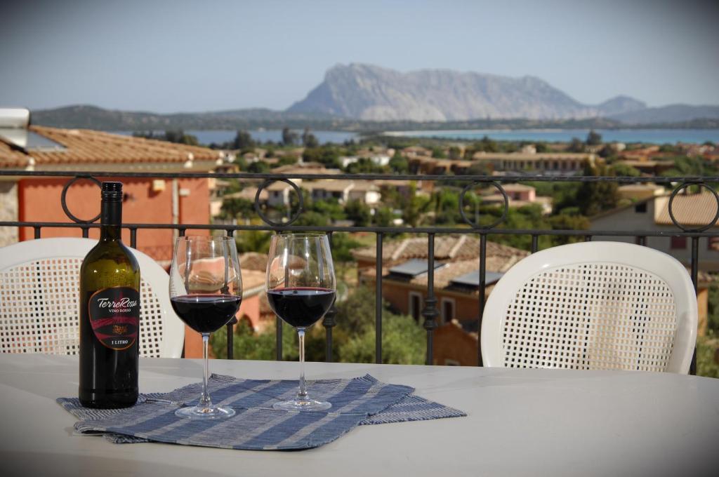 Iss Travel, Citai Panoramic Apartments - 1,5 Km From The Beach San Teodoro  Exterior photo